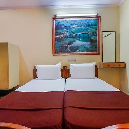 Spot On Classic Lodge Hyderabad Bagian luar foto