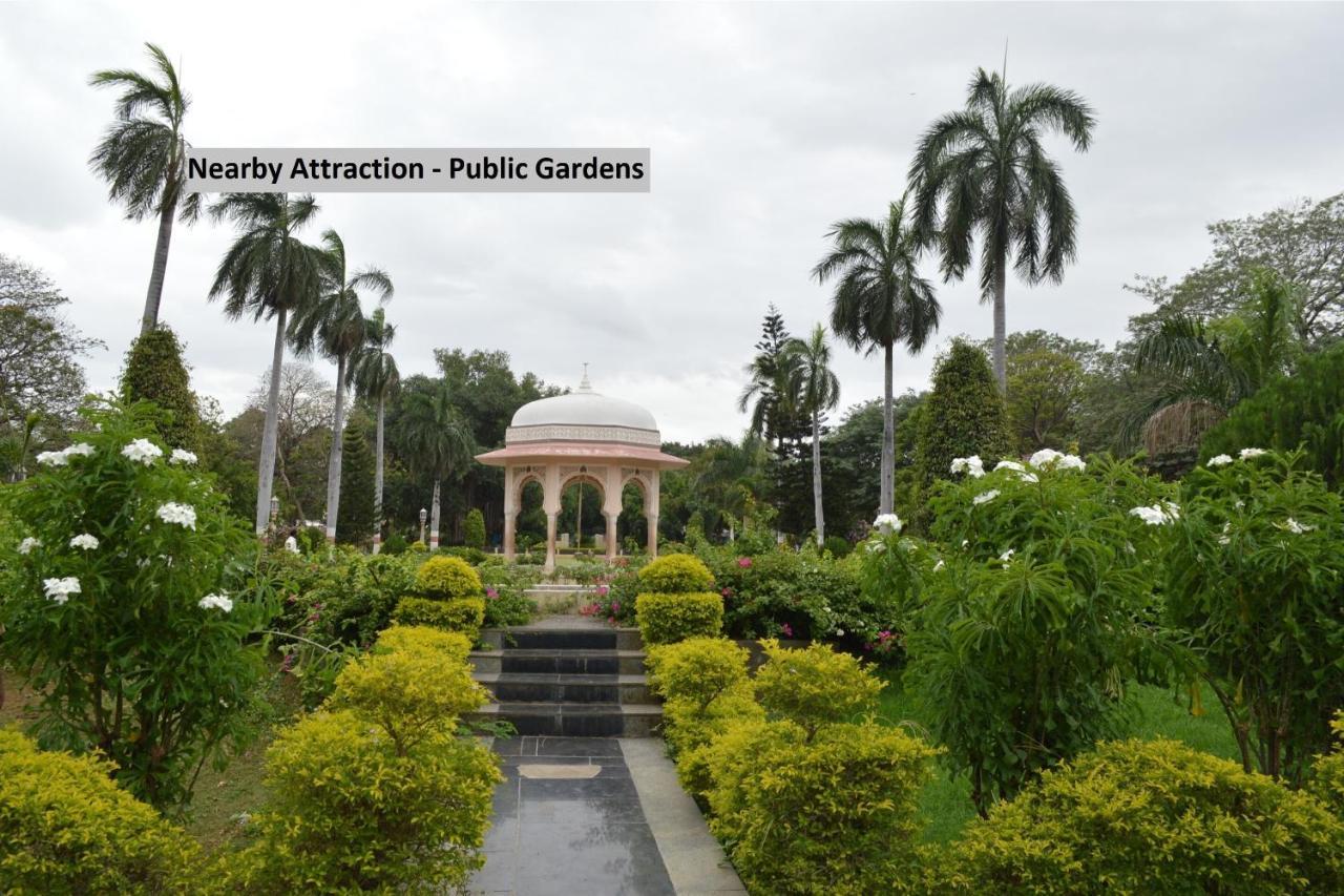 Spot On Classic Lodge Hyderabad Bagian luar foto