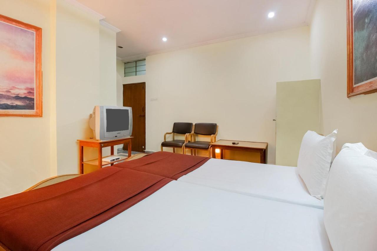 Spot On Classic Lodge Hyderabad Bagian luar foto