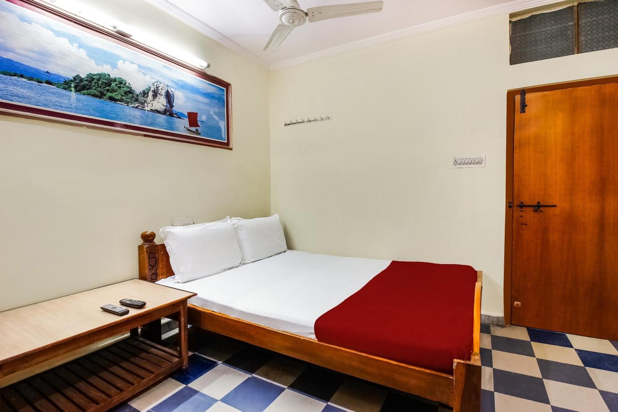 Spot On Classic Lodge Hyderabad Bagian luar foto